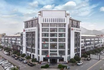 杭州安澜度假酒店1晚+双人大明山滑雪门票【大明山景区门票】