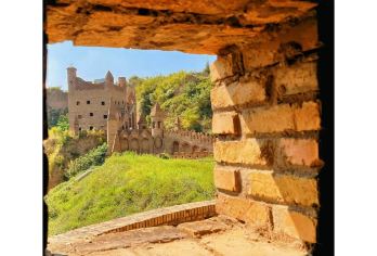 陕西铜川照金香山+玉华宫+棉花库一日游英文服务【可提供英文及小语种导游服务-往返接送-可选导游-可代订门票】