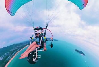 石梅湾半日游 滑翔伞教练一对一带飞 可选环加井岛路线【专业教练一对一带飞】