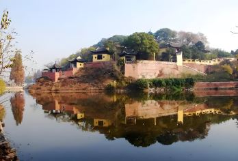 武汉-黄州一日游：东坡赤壁+遗爱湖 武汉往返 黄州必打卡 G【全程中文/英文/俄语/小语种服务，沟通无障碍，景点可调,多种车型可选】