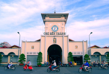 越南胡志明市西贡中心邮政局+战争遗迹博物馆一日游+中文包车游【[灵活行程]无需拼团，自由安排景点顺序与停留时间，适合注重私密与效率的家庭/小团体出行。】