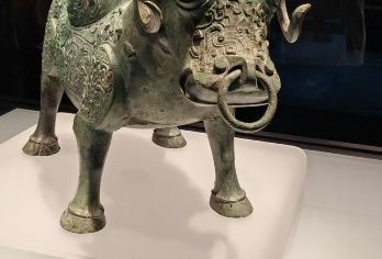 上海自然博物馆+上海博物馆东馆1日游 生命史诗+文明折叠【2+2小时讲解；15人精品小团‌：严格控制人数，佩戴耳麦，确保无噪音干扰，提升清晰度与互动深度‌。】