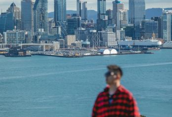 新西兰奥克兰市区网红景点鸟岛黑沙滩达文波特-包车-精选行程【精选热门景点，高效游玩不走回头路，深度了解文化内涵，贴心服务保障，轻松享受旅程，性价比超高的旅行。】