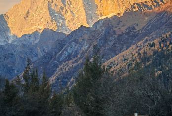 四姑娘山&长坪沟徒步一日【观四姑娘山全貌+原始森林+枯树滩】【[徒步精选]全程纯玩·无购物+旅游意外险：多年川西线路老司机+专业领队+正规旅游大巴，保证一人一座】