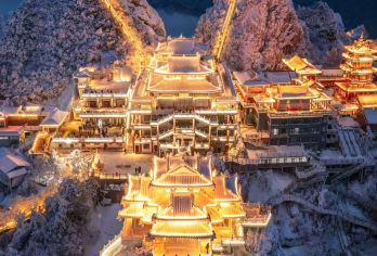 老君山一日游◆私家团/独立用车/独立导游/上门接送/纯玩舒适【[福利保障]洛阳市区上门接送，一单一团，一天12小时专属用车时长，宽松畅玩老君山.】