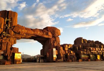 张掖平山湖大峡谷半日游/深度游（早午两班,小拼团，包车游）【订当天，请直接联系商家电话客服人员】