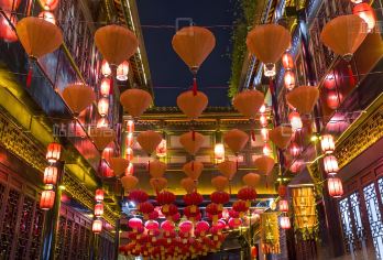 成都武侯祠+杜甫草堂+四川川剧院一日游（三国|唐诗|变脸）【拜访诸葛亮祠堂与杜甫故居，体验国粹变脸秀】