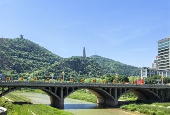 【8人小拼团】含宝塔山门票+枣园+革命纪念馆+杨家岭【[8人小拼团]2人就发团，出行快人一步，专车服务无需太多等待，】