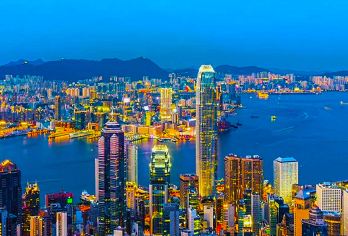 香港一日游+【含午餐】太平山+星光大道+天星小轮+维港夜景【[多样选择]多地出发+多行程大中小团可选（总有一个适合您）】