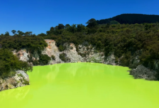 新西兰奥克兰出发：蓝泉-地热公园-胡卡瀑布-陶波湖包车一日游【中文专车出行，景点灵活调整，打卡经典，游玩自己定义，无需等待，专属贴心服务，尽情惬意旅程。】