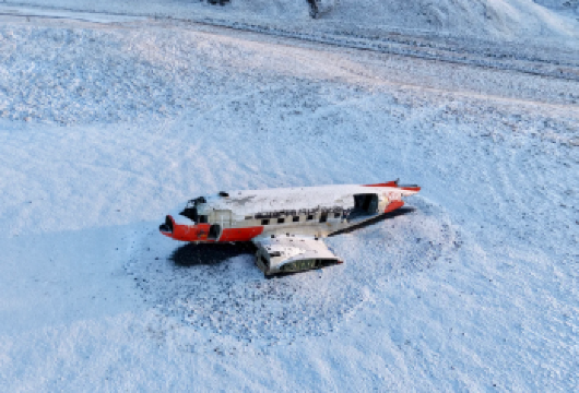 塞里雅兰瀑布+黑沙滩+飞机残骸包车一日游｜冰岛幻境邂逅之旅【维克黑沙滩《权利的游戏》取景地， 也被美国《岛屿杂志》评为世界十大美丽沙滩之一。】