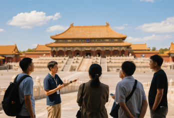 故宫博物院中/英文导游讲解【含门票 多种拼团团型/包团可选】【深度文化探索｜3小时深度精讲，解锁故宫隐秘历史与建筑智慧，知识量满载。】