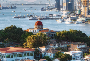 【冬季特惠】鼓浪屿一日游（16人纯玩小团+旅拍+下午茶） 【1、[行程亮点]：世界文化遗产、漫步万国建筑、打卡最美转角+晴天墙、带您畅玩鼓浪屿~~~~】