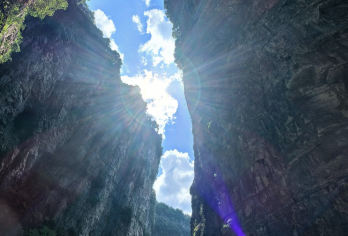 【武隆】天、地一日游【一座导航shiling的8D城市，轻轨穿楼、索道横江，吊脚楼悬干崖壁，每一步都是惊喜】