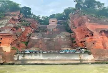 乐山大佛纯玩一日游无购物含门票+往返车费+成都三环内上门接【乐山大佛登山深度游览、乐山景区专业的佛学讲解员】