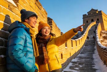 北京八达岭长城一日游·可五环内上门接·双人下单赠送阿迪包一个【[品质保障]优选北京本地导游，讲解长城，景区内4小时纯玩】