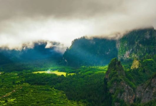 兰州-拉卜楞寺+夏河县桑科草原景区+甘加秘境一日游【行程特色:经典线路，千万人的成熟选择。】