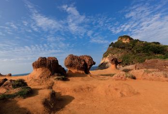 台北出发：十分老街/十分瀑布/野柳地质公园【中文后台客服/酒店接送】