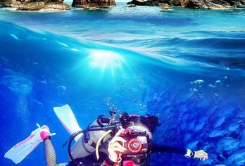 陵水双帆石 摩托艇环岛观光 一对一远海船潜 深潜 小黄鸭体验【专业教练美拍 富力湾游艇会至双帆石岛海域】