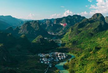 （河池往返）巴马百魔洞+长寿村+仁寿文化源一日游可英文服务【可提供英文及小语种导游服务-往返接送-可选导游-可代订门票】