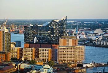 德国汉堡市区-海事博物馆-艺术与海事主题-包车-精选【专属客服和本地中文司机，一家一团包车】