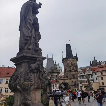 捷克布拉格-伏尔塔瓦河-黄金巷-火药塔-全境包车-私享行