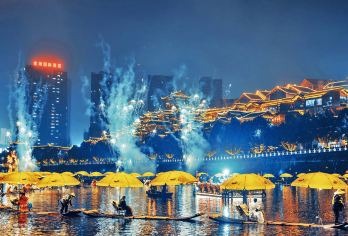 恩施屏山峡谷+宣恩夜景一日游『含屏山门票+单船船票』纯玩【[人气产品]解锁藏着深山里的神秘湖泊，乘悬浮小木舟入桃源秘境！“悬浮船”沉浸式体验重玩法！】