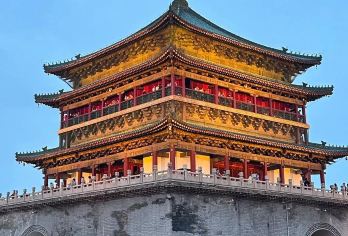 漫步长安【西安城墙+永兴坊+钟鼓楼广场+大雁塔+夜游不夜城】【私享包车，自由穿越：专属车辆随行，行程您定。从明代城墙到唐代大雁塔，一日畅游，深度感受古都千年历史】