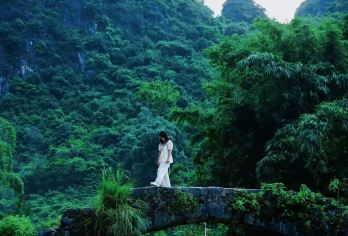 中国广州—英德+洞天仙境+峰林晓镇+小赵州桥包车一日游【上门接送，行程自由 安心畅游 行程松弛自由可调c】