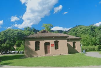 革命纪念馆+王家坪+枣园+杨家岭+《再回延安》一日活动【延安当地旅行社，一手地接 ，让您放心选择，安心出游】