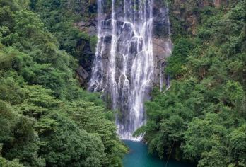 中国广东+清远古龙峡+古龙峡云天玻霸+古龙峡大瀑布群【上门接送，行程自由 安心畅游 中文司导 行程松弛自由可调c】