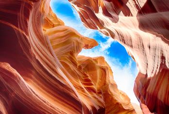 舒适大巴-羚羊峡谷&马蹄湾一日游 含午餐 拉斯维加斯出发 【正午优质时段进入羚羊峡谷，沉浸在大自然令人惊叹的自然奇观中】