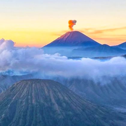 布罗莫火山+伊真火山三日游