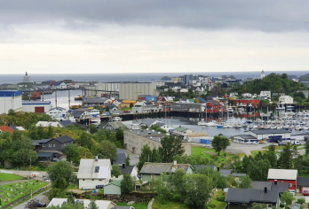 挪威斯沃尔韦尔-罗弗敦群岛-汉姆内伊岛【中文专车-悦享旅程】【中文专车出行，景点灵活调整，打卡经典，游玩自己定义，无需等待，专属贴心服务，尽享惬意旅程】