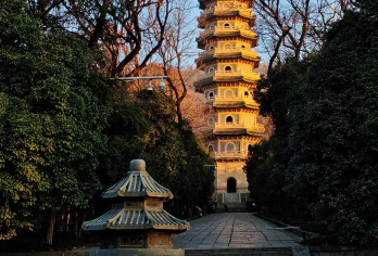 南海底世界+中山陵一日活动【车接车送+导游讲解+10人私家团】【专属客服，全程贴心护航】