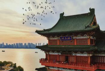 江西南昌滕王阁旅游区半日游【深层次1.5H】【私家团含门票】【让我们走进“落霞与孤鹜齐飞，秋水共长天一色”的滕王阁！】