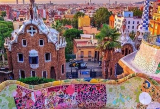 西班牙+巴塞罗那一日游/打卡高迪三件套-行程可调-可定制【专属客服和本地中文司机，一家一团包车】