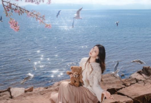 玉溪抚仙湖+禄充风景区+粉红沙滩+抚海湾湿地一日游【[匠心品质]一价全含真纯玩，无任何隐形消费，含往返车费+导游讲解+特色午餐+脚踏船+禄充风景区门票~】