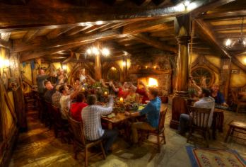 霍比特村+怀托摩萤火虫洞一日游（中文小团含门票奥克兰酒店接送【2-11人精品小团，中文司导，奥克兰市区大部分酒店免费接送，一价全包】