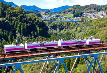 九州自然秘境一日游：宫崎高千穗峡赏枫・浪漫列车・神话之地巡礼【漫步高千穗峡谷，欣赏溪谷峭壁与飞瀑美景】