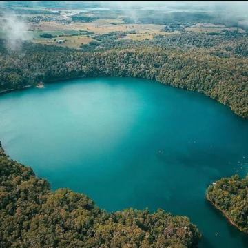 凯恩斯亚瑟顿高原巴宾达巨石米拉米拉瀑布无花果树火山湖英文日游