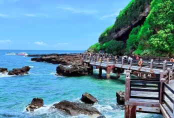 涠洲岛一日游「船票门票全含·纯玩小团环岛·可选市区接送」【北海网红景点，邂逅南方马尔代夫-涠洲岛，探秘中国年轻的火山岛，享受悠闲假期！】