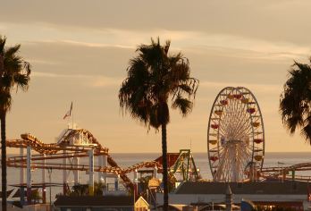 美国洛杉矶+圣莫尼卡海滩日落飞车【高端中文商务｜酒店上门接送【[中文司导服务]全程中文随行，无语言障碍，行程更深入】