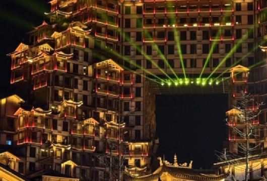 张家界沉浸日游可选七十二层楼-土家风情园-白羊古刹-芙蓉镇【中文包车，定制服务，安心自由】