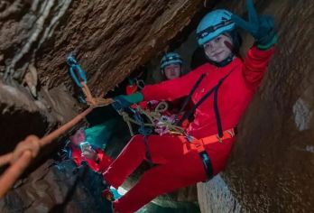 黄龙洞探秘一日游2-8人小团 溶洞浆板体验秘境打卡-稻田咖啡【2-8人拼小团 避暑探洞-秘境打卡-稻田咖啡】