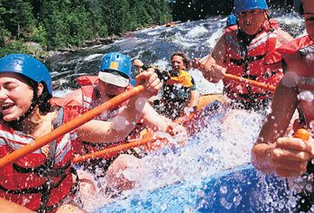 巴厘岛阿勇河漂流T河漂流一日游含午餐可选专车ATV滑翔伞秋千【[安全体验]巴厘岛经典户外体验，专业教练，穿越溪流丛林，沿途风景多样，一场肾上腺素飙升的观赏之旅】