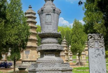 河南登封少林寺+洛阳白马寺一日游【武术表演·纯玩·精讲】【[精心安排]天天发团，洛阳市区指定酒店上门接，返程可免费送至丽景门小吃街或洛邑古城解散】