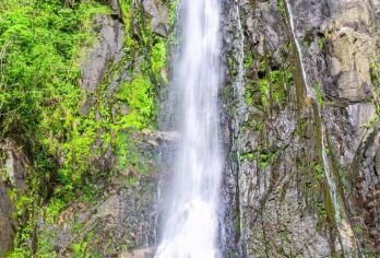 贺州姑婆山+玉石林一日游（私家团）【玉石成林、南国天然氧吧，瀑布公园，中国汉白玉地质奇观】