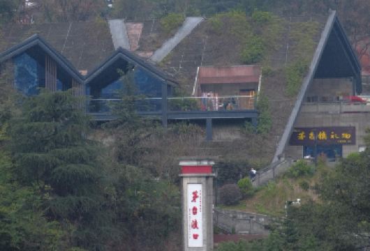 贵州遵义会议会址+茅台酒镇+乌江寨一日活动中英文服务【访转折圣地，醉茅台酒香，梦枕乌江寨，一日览黔北。】