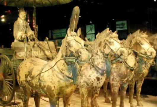 【头等舱】兵马俑+铜车马+长恨歌/千古情/驼铃传奇一日游【[亮点1]赠午餐分餐制/无线耳麦/导游讲解，兵马俑专属通道错峰入园！】